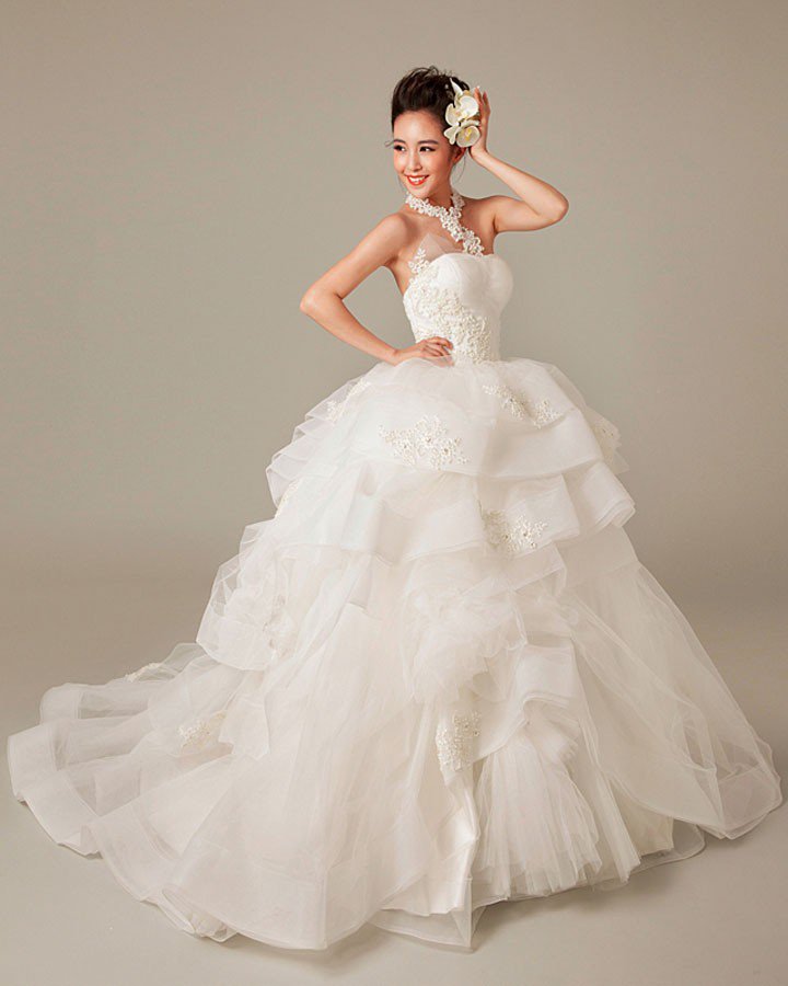 Applique Beading Ruffles Halter Tulle Ball Gown Wedding Dress