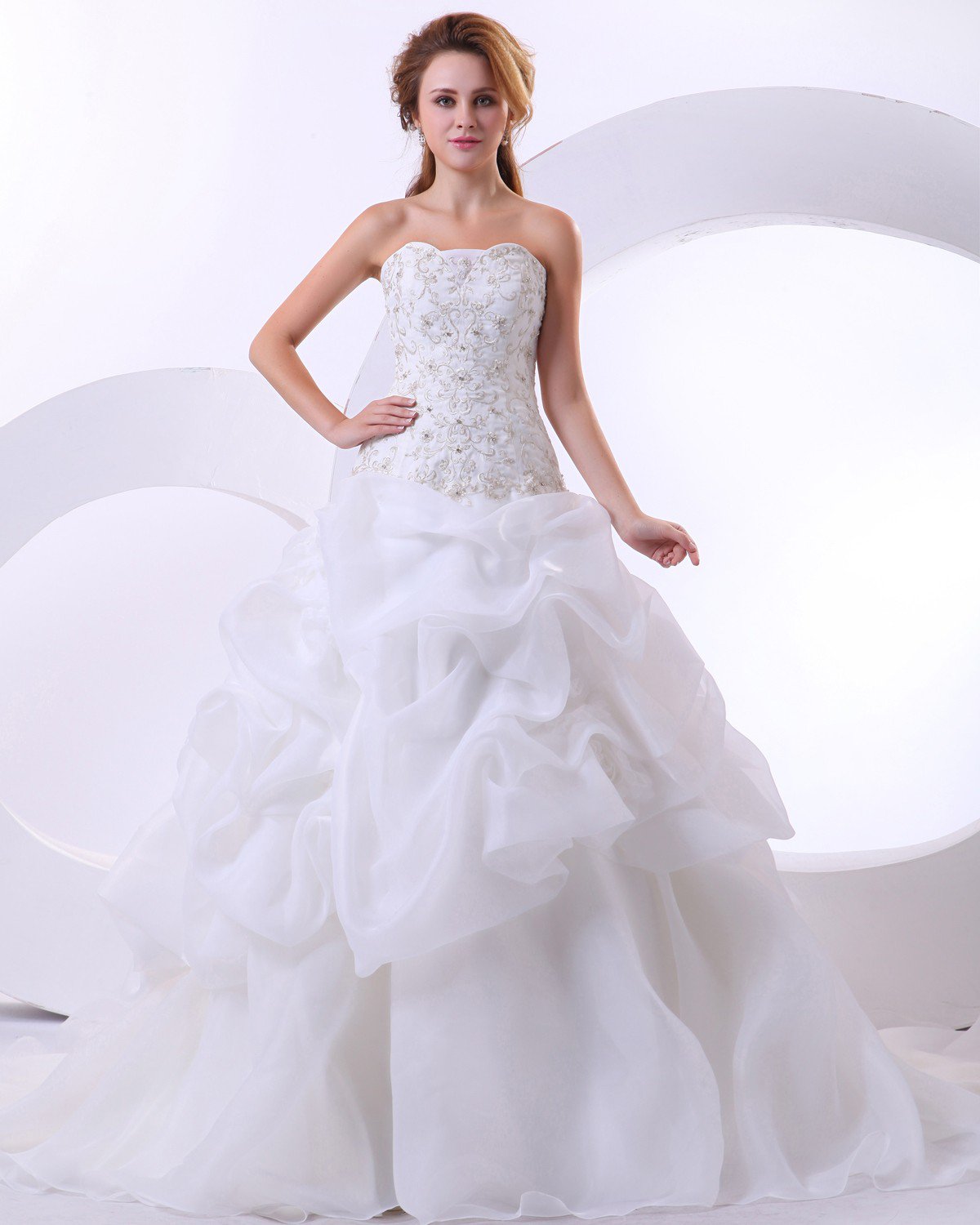 Elegant Satin Organza Beadings Ruffles Embroidery Chapel Bridal Ball Gown Wedding Dress