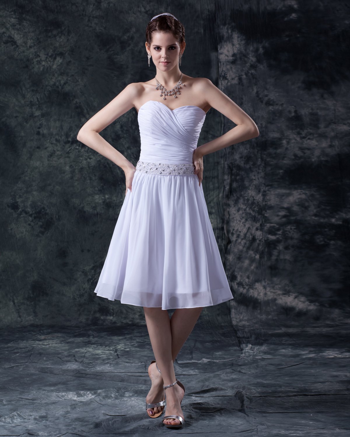 Charming Satin Yarn Beading Sweetheart Short Bridal Gown Wedding Dress