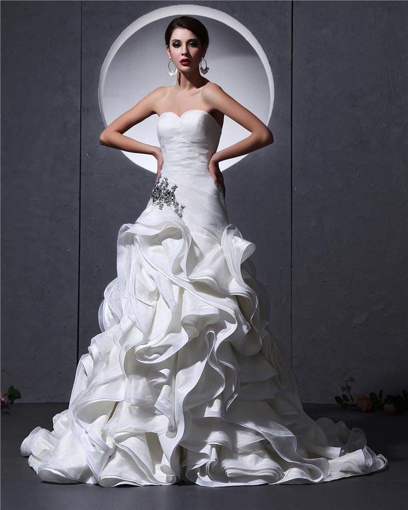 Elegant Organza Ruffles Sweetheart Chapel Train Bridal Mermaid Wedding Dress