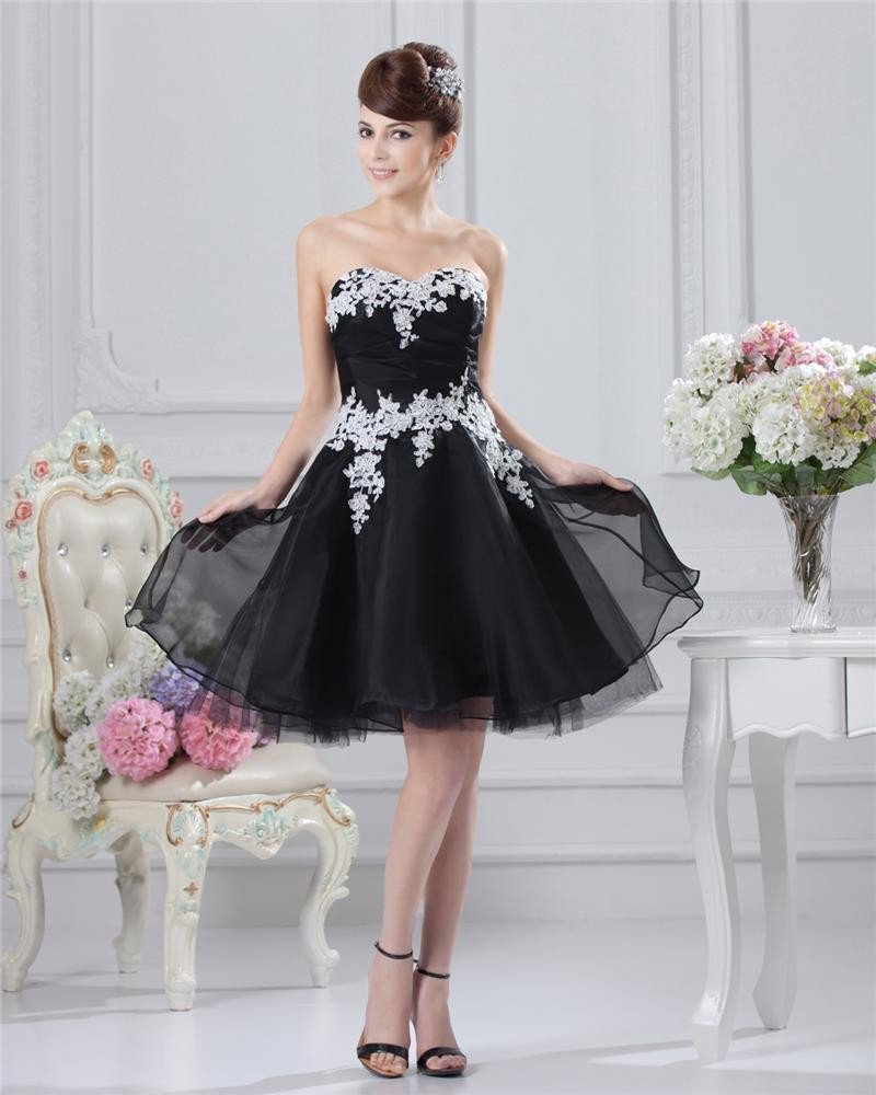 Chiffon Applique Sweetheart Knee Length Cocktail Dress