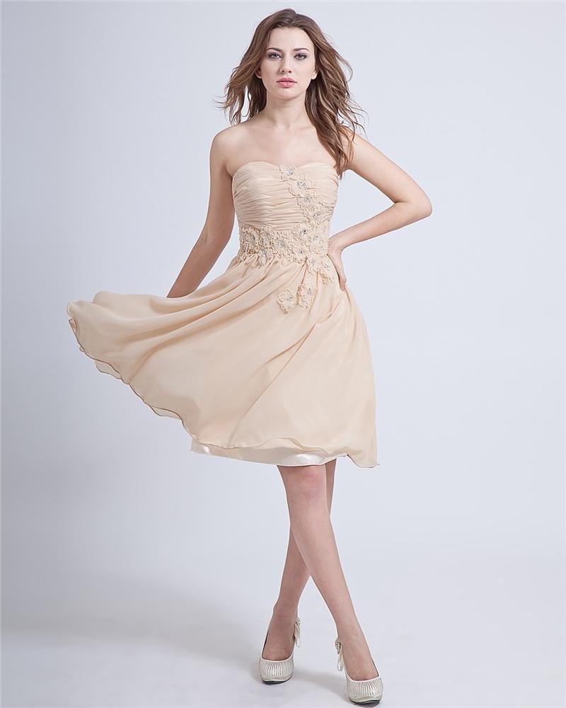 Sweetheart Sleeveless Knee-length Chiffon Graduation Dress