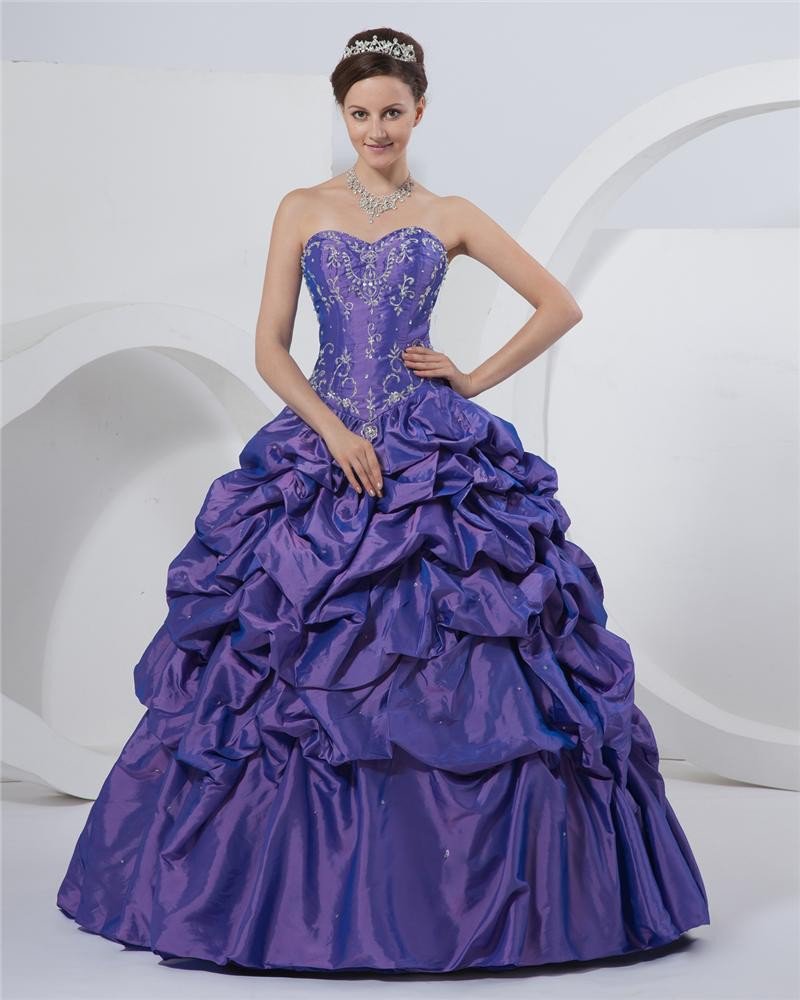 Ball Gown Charming Taffeta Sweetheart Beading Embroidery Prom Dresses
