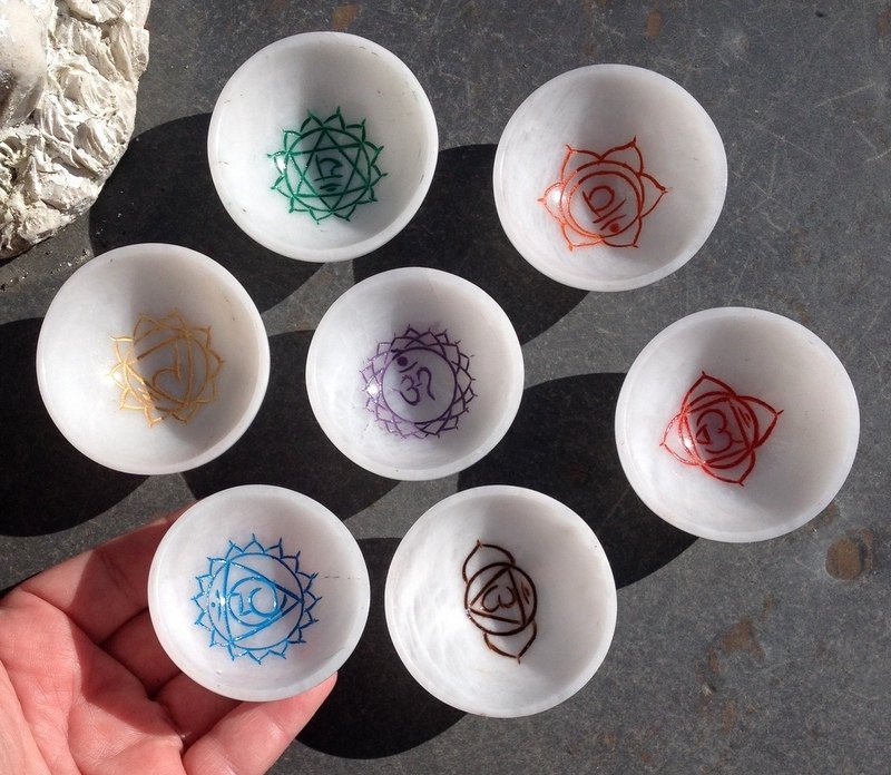 Crystal Healing Reiki Quartz Chakra Bowl Set 7 Bowls Carved symbols Aura energy Cleansing Meditation