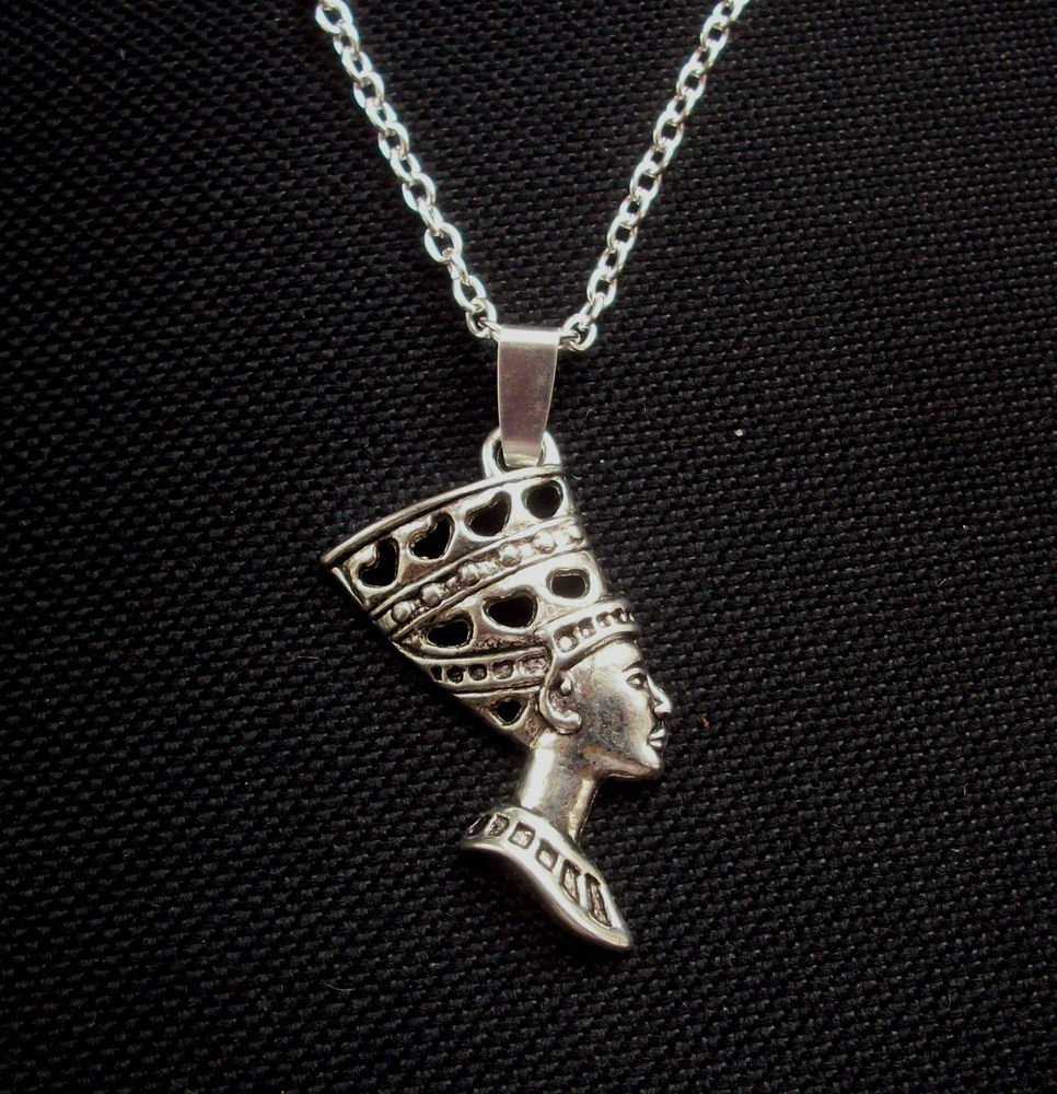 Nefertiti Egyptian Goddess Head Pendant Necklace Silver Tone 18 inch chain