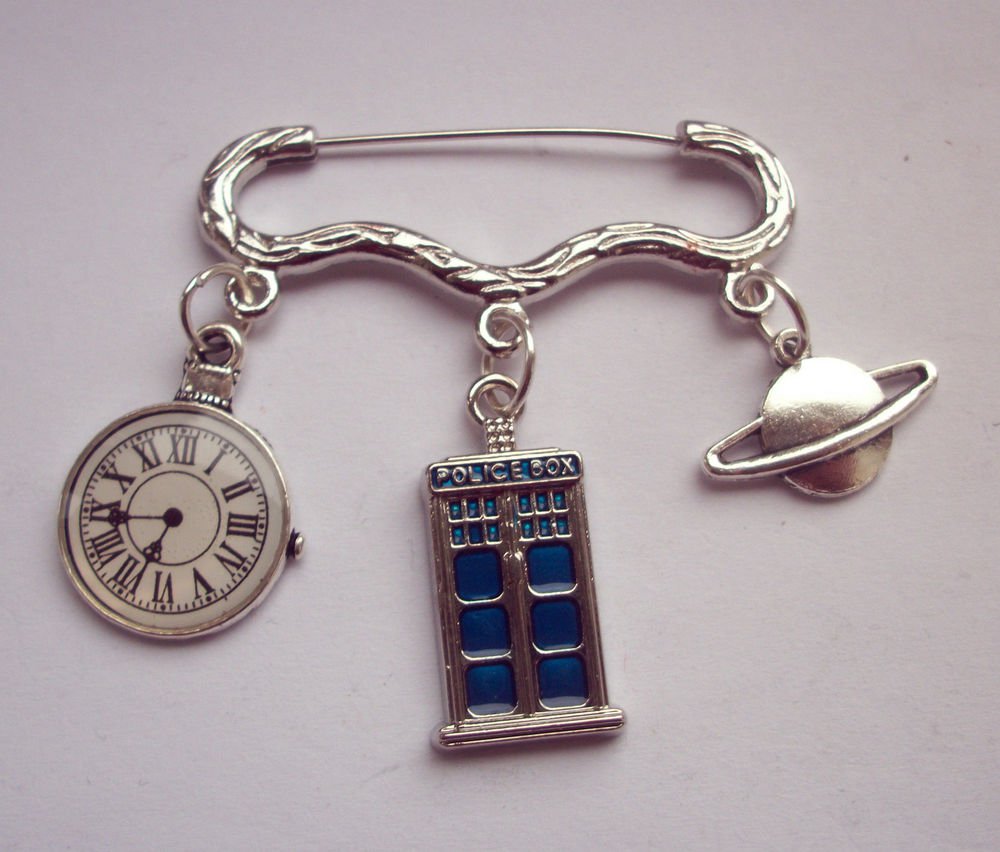 Dr Who Tardis Themed Brooch Pin