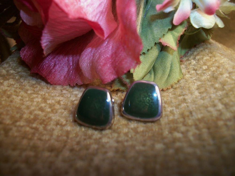 Earrings Green Stone Cabachon Trapezoid Silver Tone Post Vintage 1980's Fashion