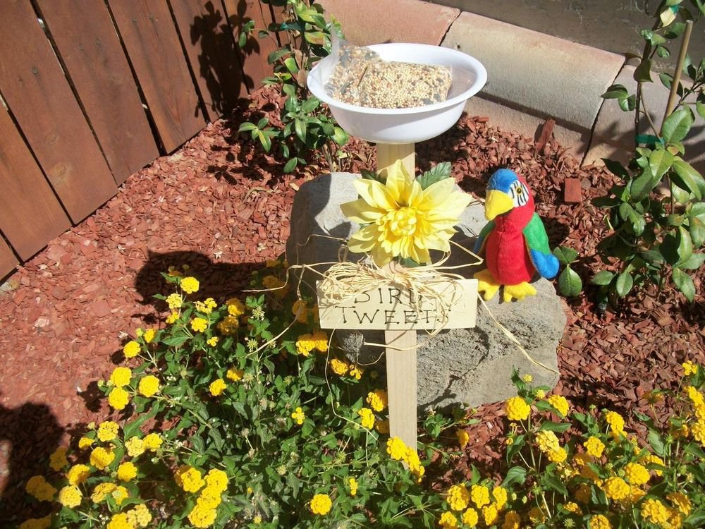 Bird Tweets Bird Feeder New Handmade White Dish Yellow Flower Yard Garden Art