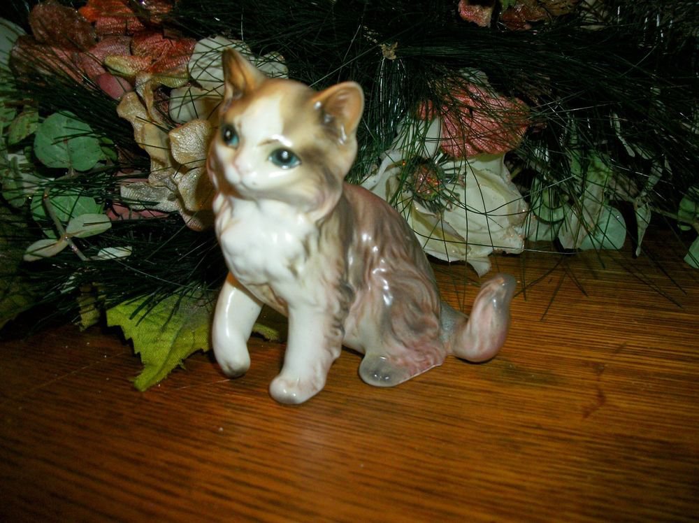 Cat Kitten Brown White Porcelain Figurine VTG 1960s Lefton Collectible H168