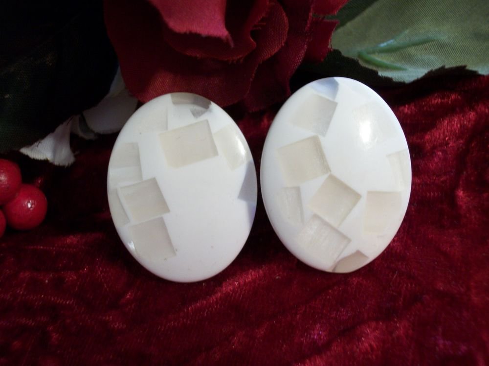 Earrings White Oval Big Lightweight Comfortable Clip-On VTG 80's Fashion Jeweley