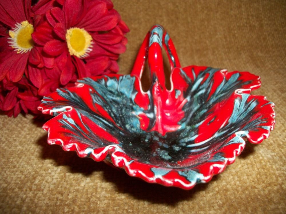 Candy Dish Nut Bowl Ashtray VTG 1960's Retro Red and Black Ceramic Leaf