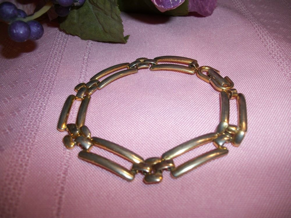 Women's Bracelet VTG Signed Monet Costume Jewelry Gold Panther Link Geometric