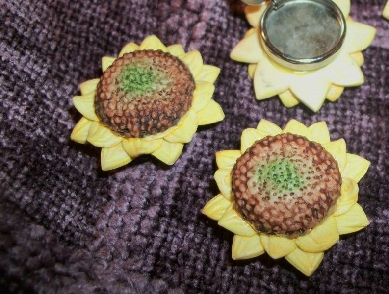 Sunflower Button Covers Shirt or Sweater Jewelry Fashion Accessory Set of Five
