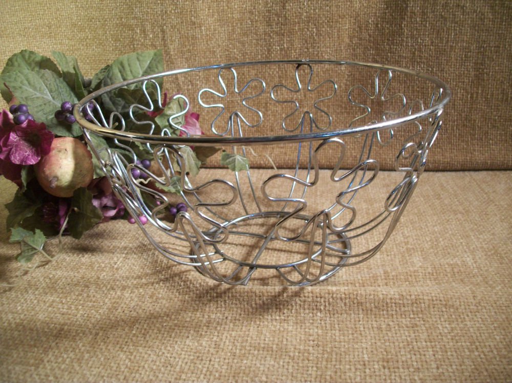 Metal Wire Kitchen Basket Silver Fruit Bowl Mod Flowers Vintage 1970's Container