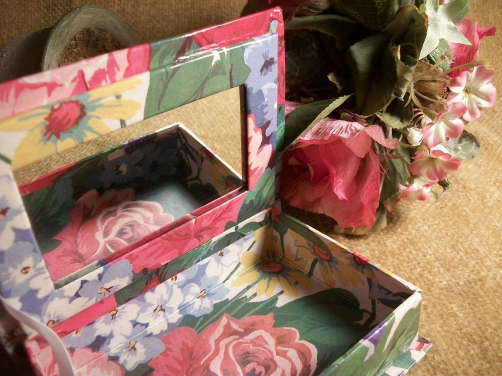 Red Flowered Jewelry Box Dresser Top Storage or Travel Jewelry Case