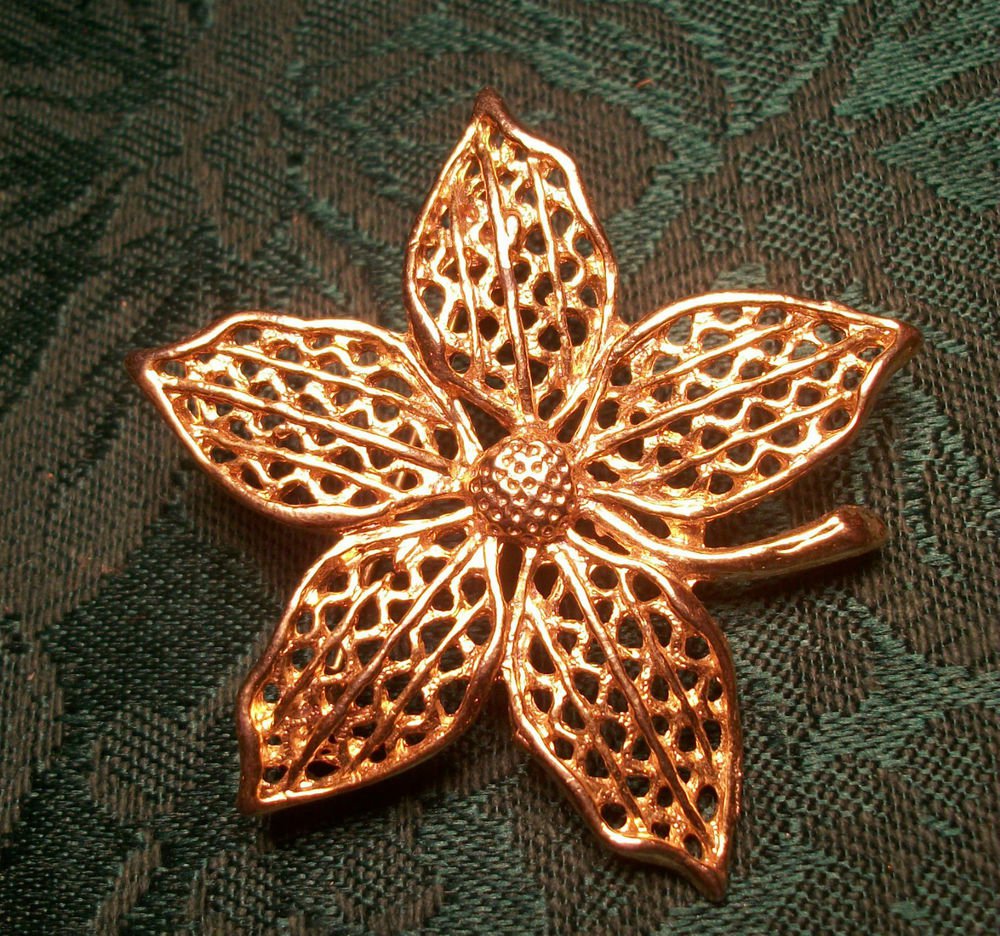 Floral Brooch Open Cut Gold Metal Five Petal Flower VTG 1960's Fashion Jewelry