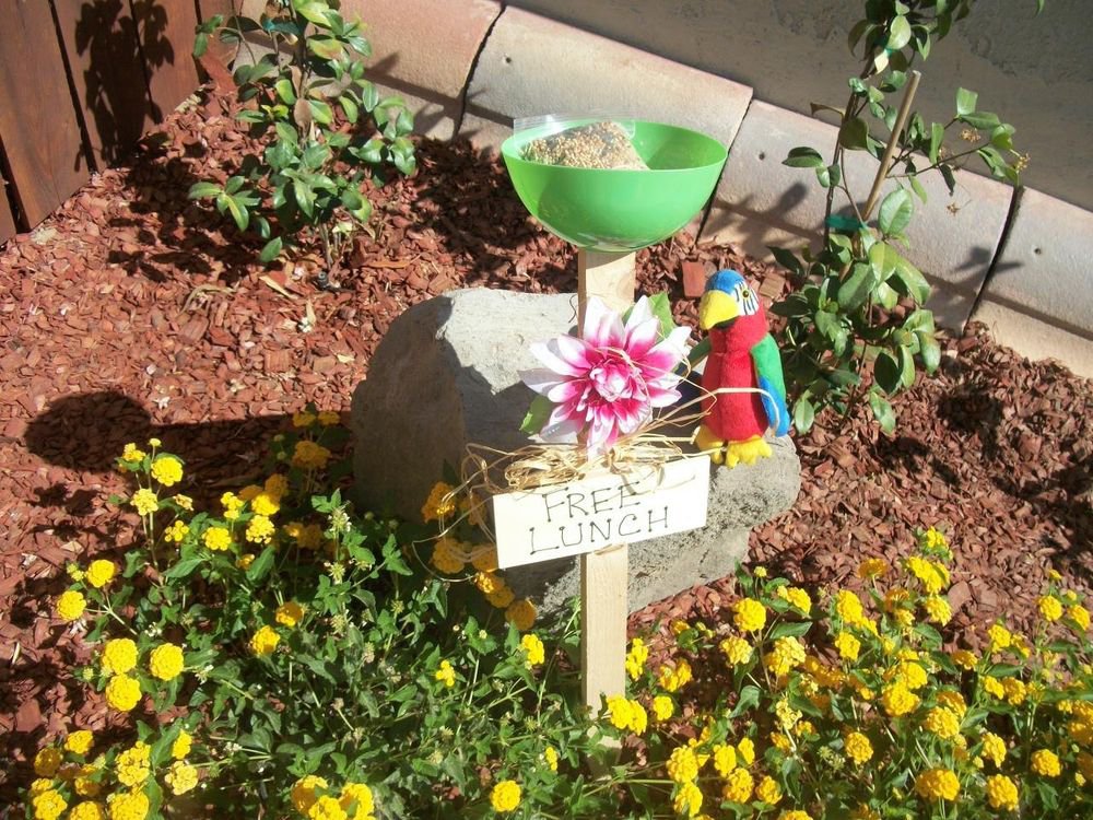Free Lunch Bird Feeder New Hand Crafted Green Seed Dish Pink Flower Garden Decor