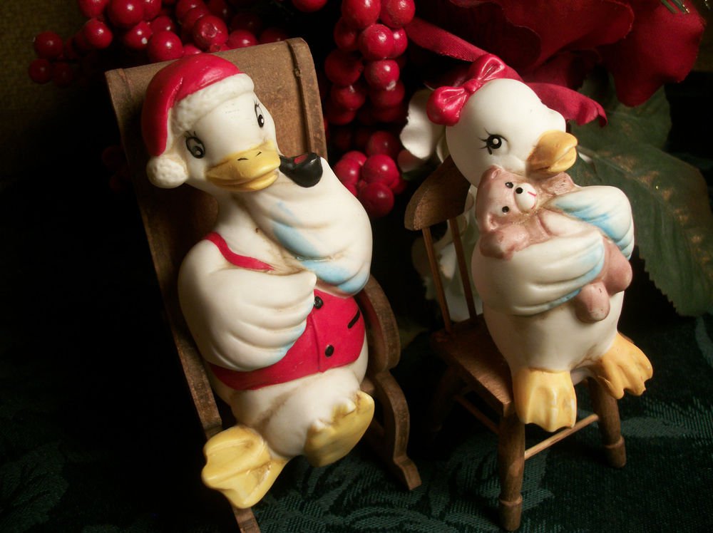 Mid-Century Christmas Decorations, Pair of White Porcelain Ducks in Wood Chairs