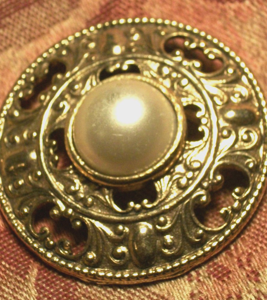 Brooch Faux Mabe Pearl Ornate Filigree Gold Metal Pin VTG 1960's Fashion Jewelry