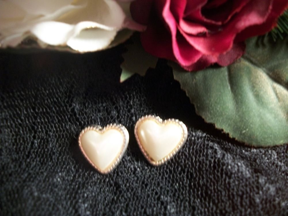 Heart Earrings White Pearlescent Romantic Wedding Formal Elegan Vintage Jewelry