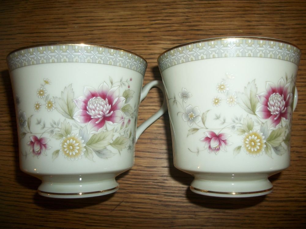 Coffee Tea Cups VTG Fine China Mikasa Grande Ivory Devonshire Floral Tableware
