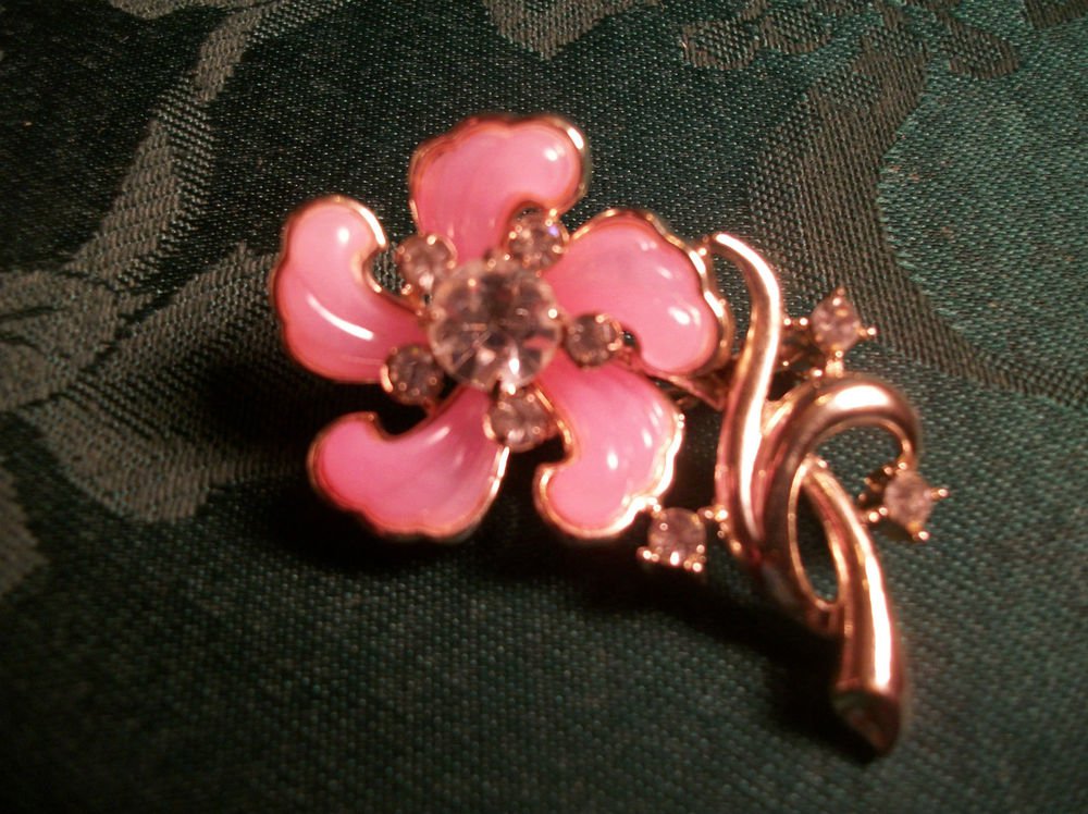 Vintage Jewelry Pink Petal and Rhinestones Flower Brooch Gold Metal Floral Pin