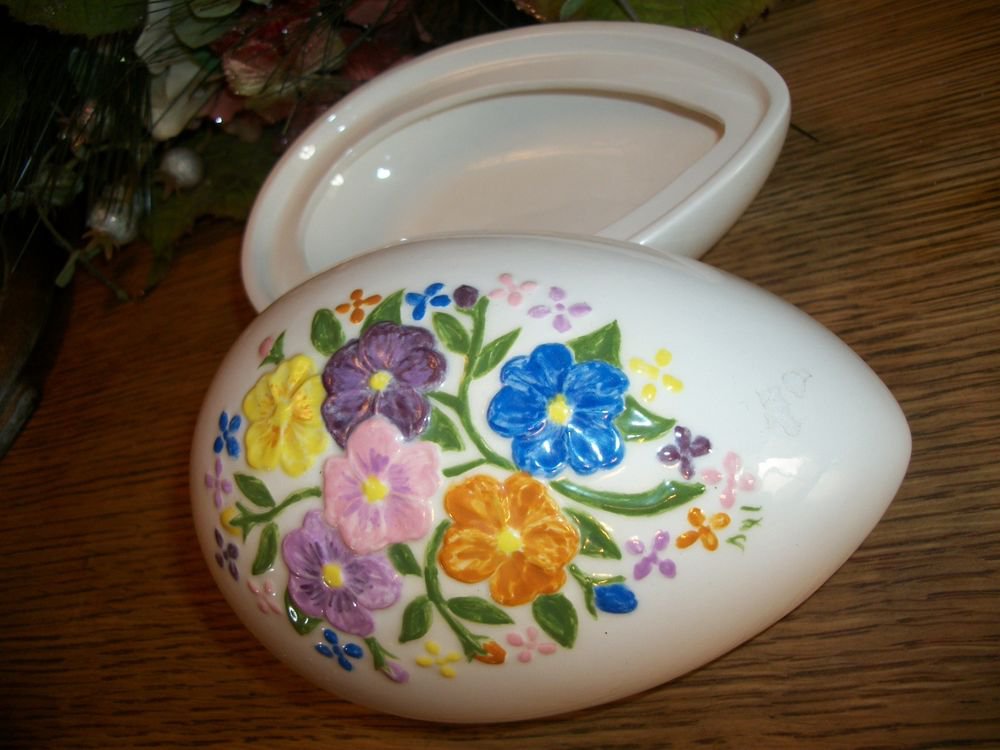 Ceramic Egg Trinket Box Covered Candy Dish Handpainted Florao Vintage Home Decor