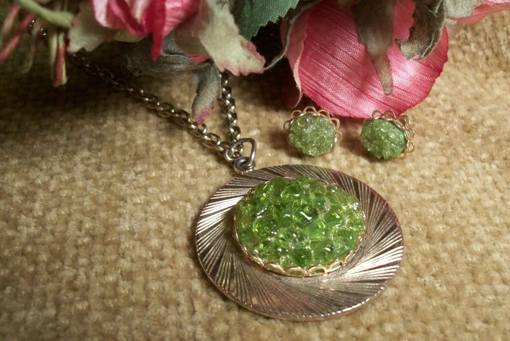 Vintage Jewelry Necklace Earring Set Peridot Green Medallion Boho Chain