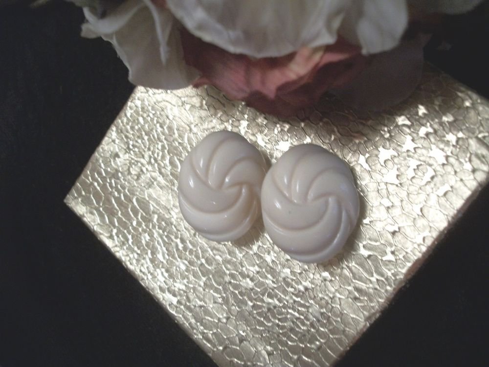 Earrings Oval Molded Plastic Ivory Swirls Clip-On Vintage 1960's Costume Jewelry