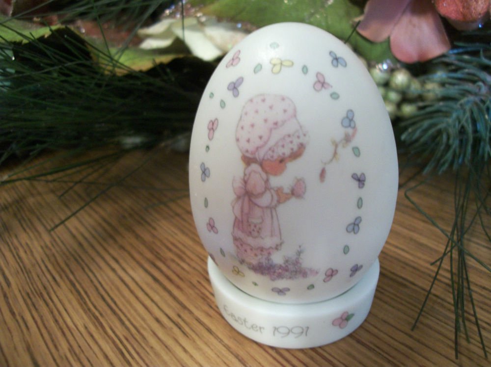 Precious Moments White Porcelain Egg w/ Stand Easter 1991 VTG Enesco Home Decor