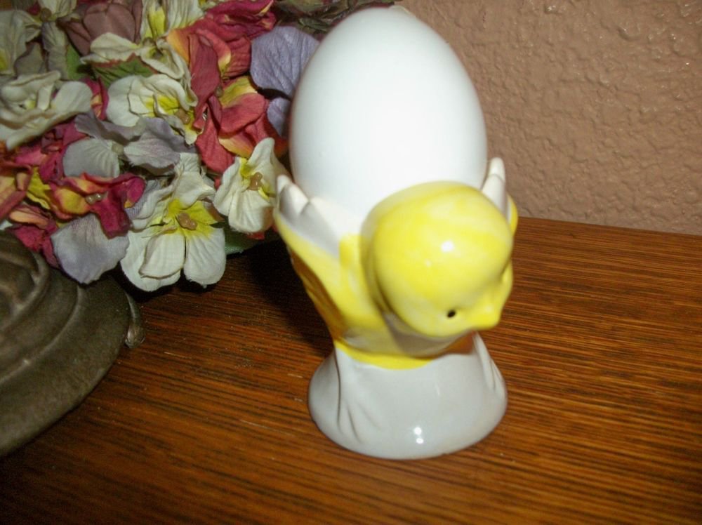 Egg Cup Baby Chick Dish Yellow Ceramic Vintage Serving Bowl Chicken Figurine