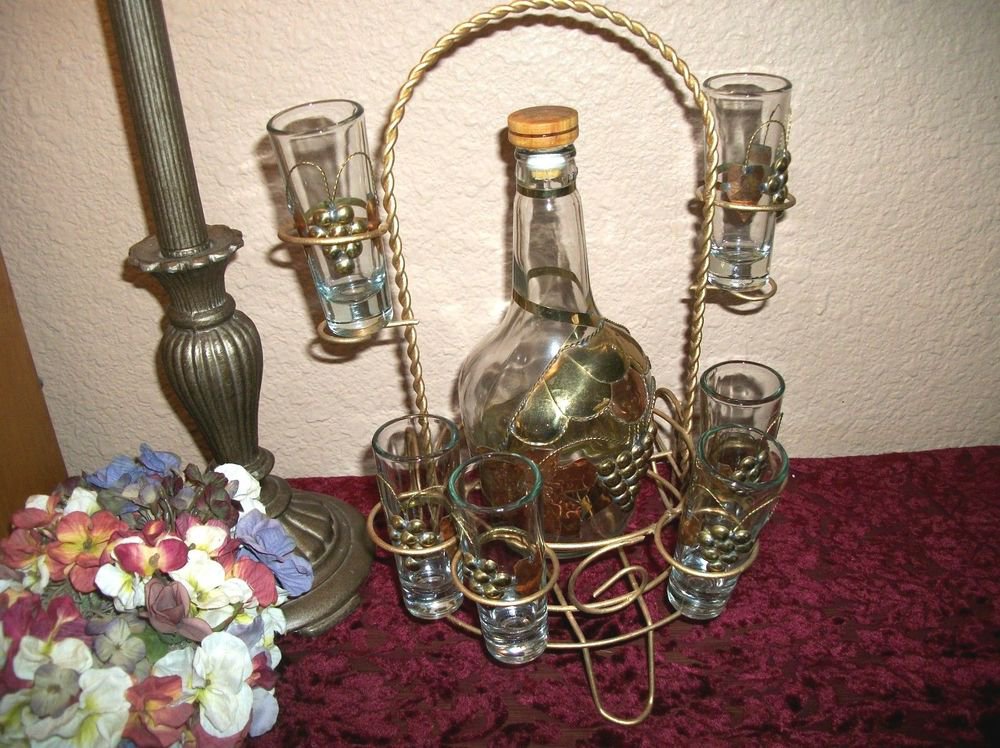 Liquor Serving Set Decorative Barware Tequila Decanter Shot Glasses Metal Caddy