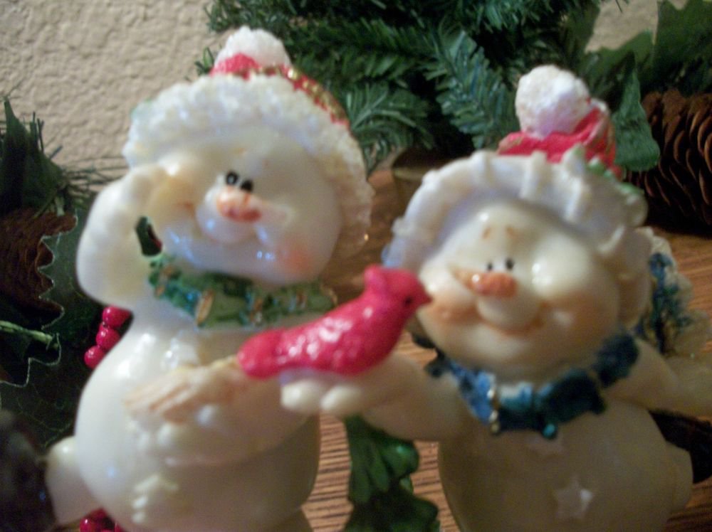 Two Snowman and Red Bird Bobble Leg Figurines Christmas Winter Home Decor