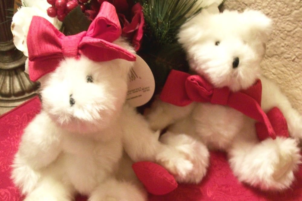 Hallmark Bear Eddie and Emily Couple White Plush Stuffed Animals