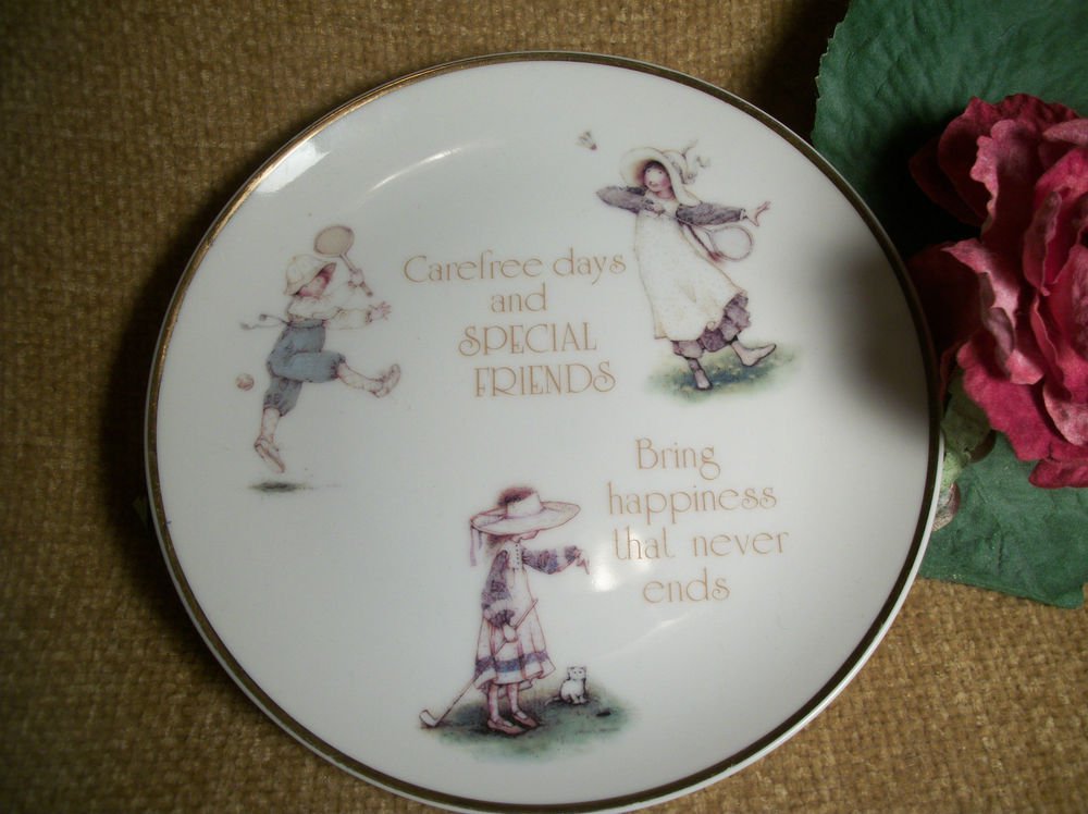 Porcelain Plate Lasting Memories Special Friends Wall Hanging VTG Home Decor
