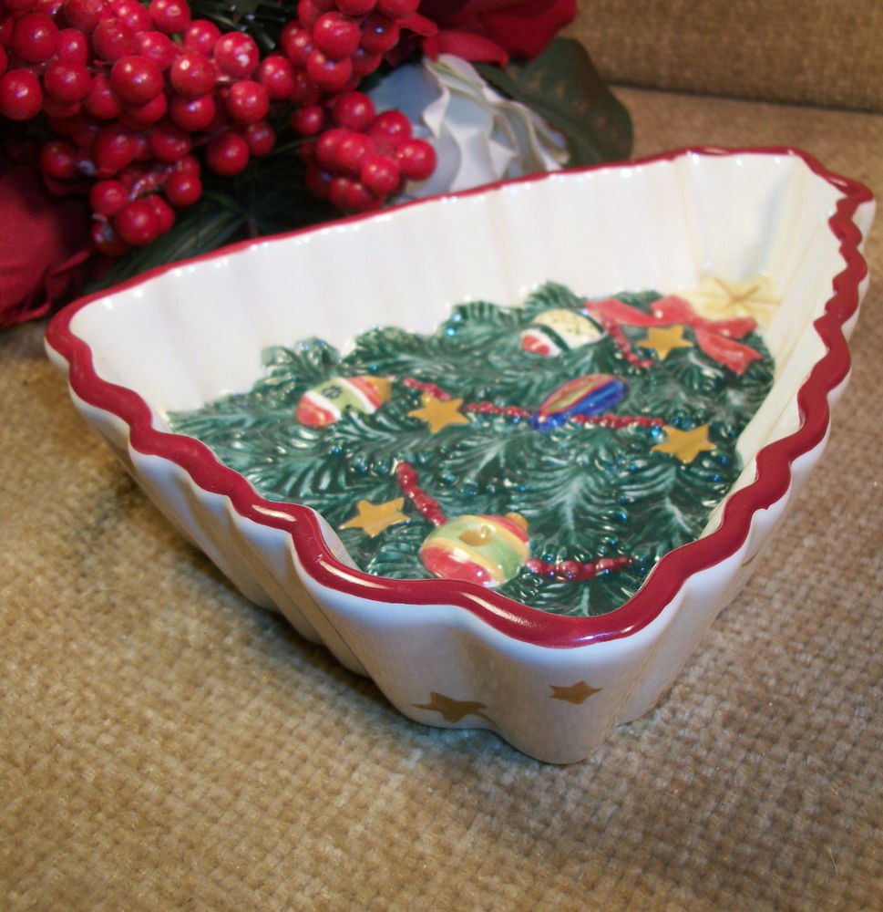 Pfaltzgraff Holiday Garland Christmas Tree and Stars Hand Painted Serving Dish