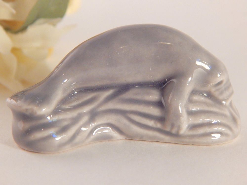 Manatee Figurine Wade Collectible Red Rose Tea Endangered Species Match Striker