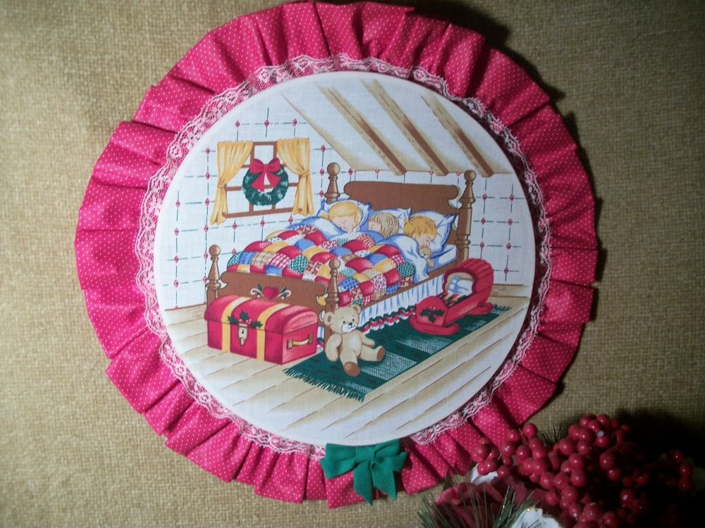 Christmas Fabric Hoop Wall Hanging Childrens Room Decoration VTG Handmade Kitsch