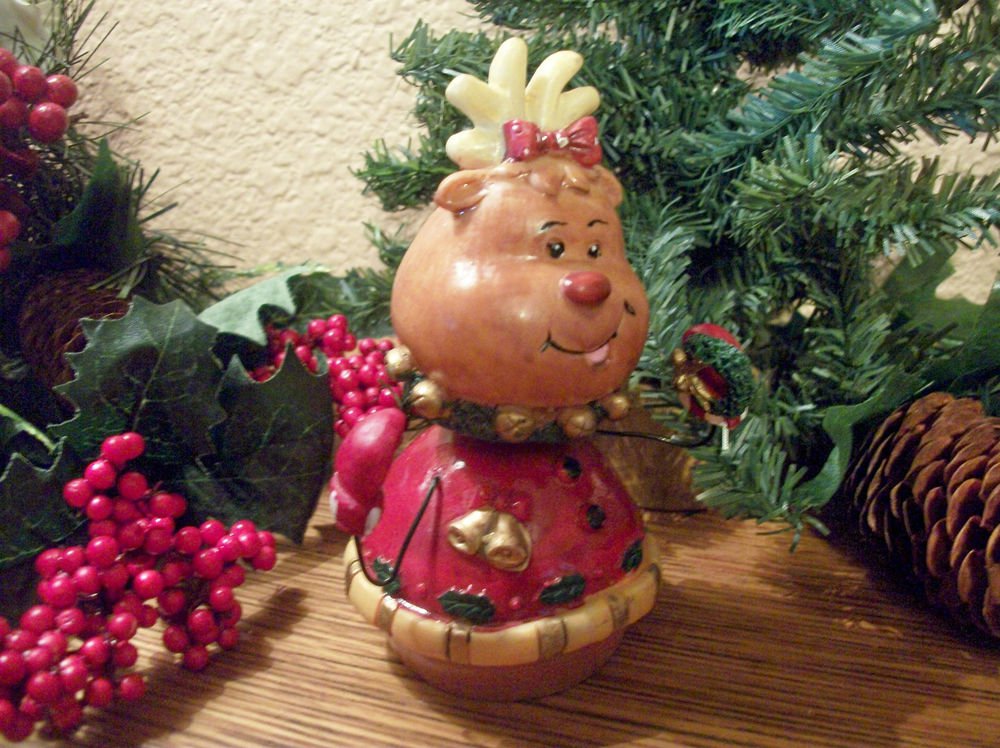 Modern Reindeer Bobble Head Figurine Christmas Winter Home Decor