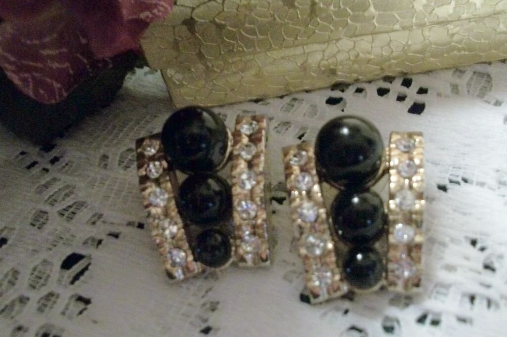 VTG Costume Jewelry Earrings Black Pearl Bead Rhinestone Drop Down Gold Clip On