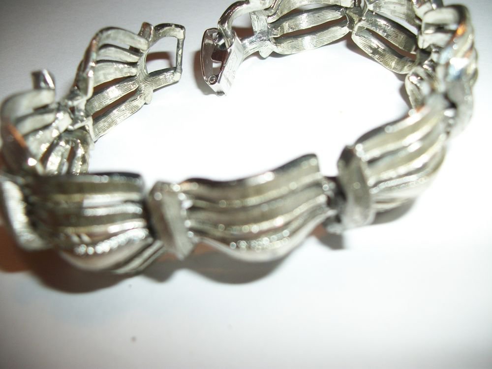 Bracelet Coro Pesagus Silver Metal Bangle Mid Century VTG Signed Jewelry
