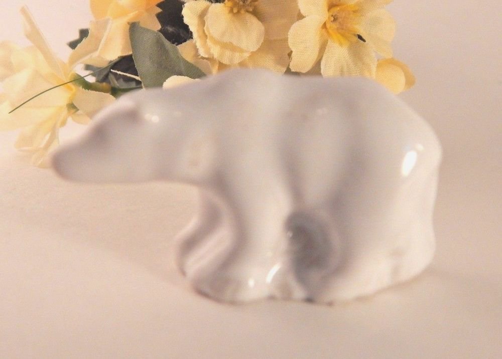 Polar Bear Figurine Wade Porcelain Red Rose Tea Endangered Species Match Striker