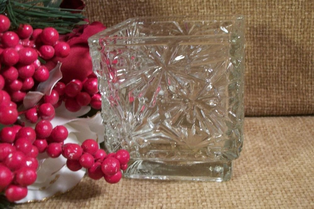 Avon Winter Lights Glass Candle Holder Snowflake Design VTG Christmas Home Decor