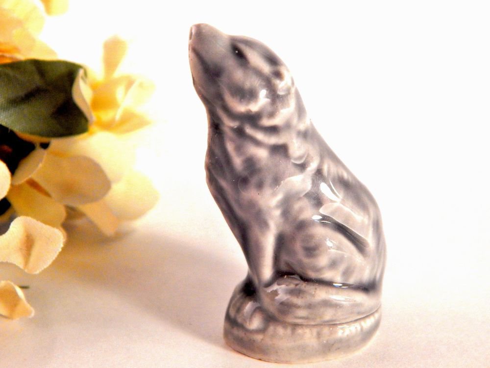 Grey Timber Wolf Figurine Wade Red RoseTea Endangered Species Match Striker