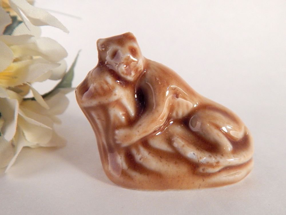 Florida Panther Wade Figurine Red Rose Tea Endangered Species Match Striker