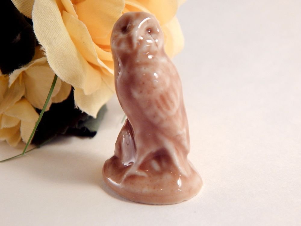 Wade Ceramic Spotted Owl Figurine Red Rose Tea Endangered Species Match Striker