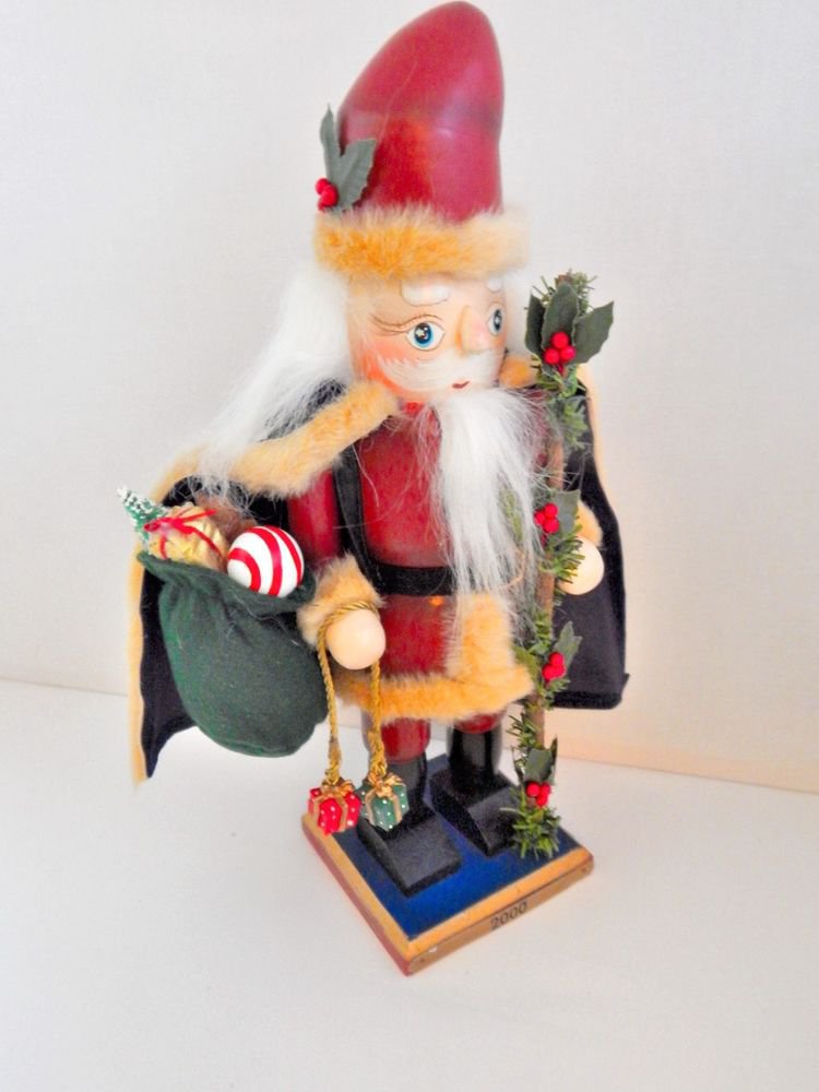 Santa Claus Nutcracker German Style Lever Jaw Christmas 2000 Millennium Keepsake