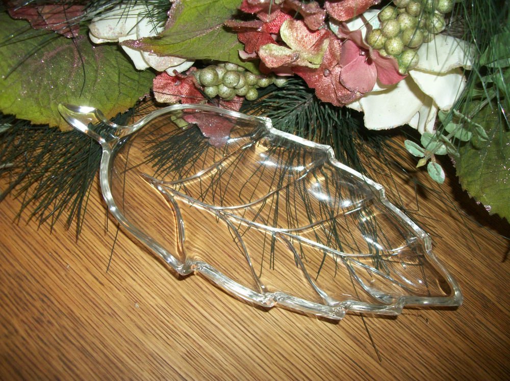 Clear Glass Fall Leaf Serving Dish Nut Candy Relish Tray VTG Tableware