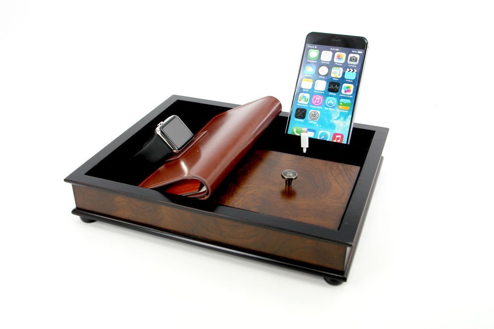 Decorebay Hardwood Multi-Device Valet Charging Station