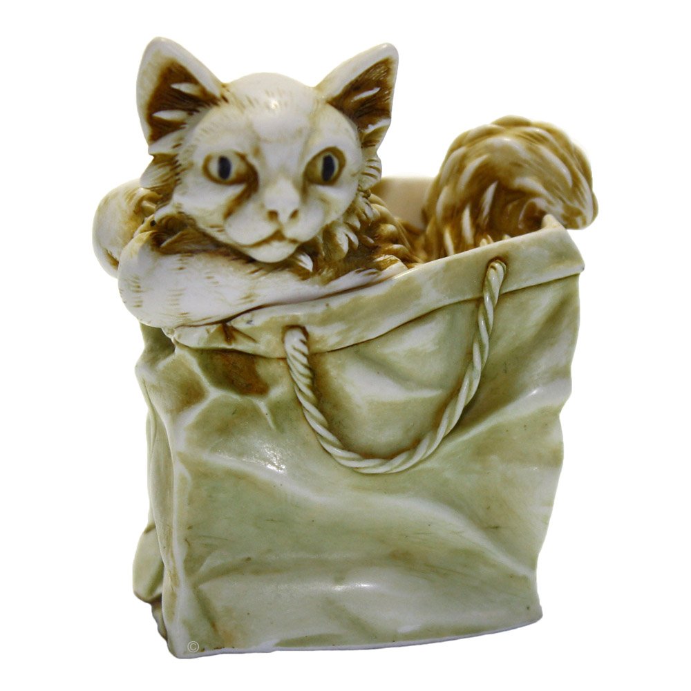 Harmony Kingdom TJCA9 Moggy Bag Cat Figurine Box